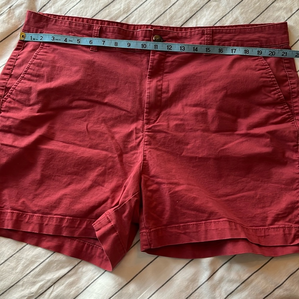 Old Navy Everyday Short-size 18- Light red/salmon